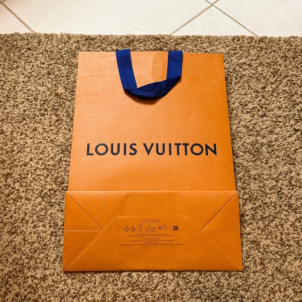 Louis Vuitton Shopping Bag - Picture 2 of 3